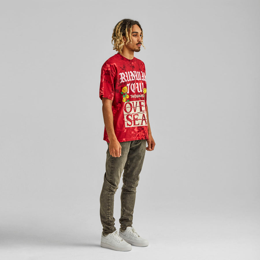 RUNWAY TOUR OVERSEAS TEE - DARK RED