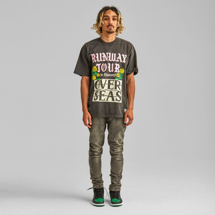 RUNWAY TOUR OVERSEAS TEE - VINTAGE BLACK